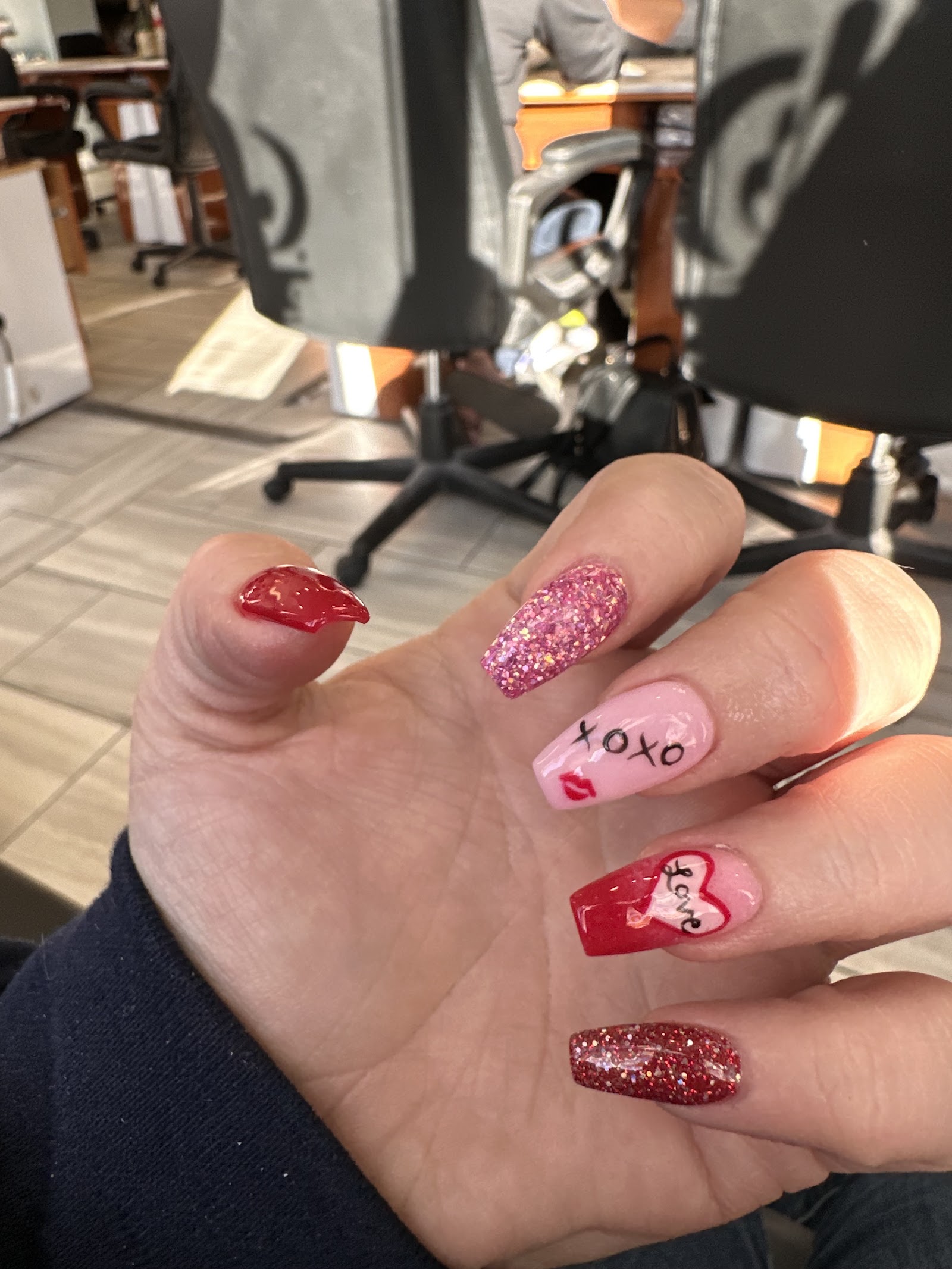 Queen Nails nail photo 6