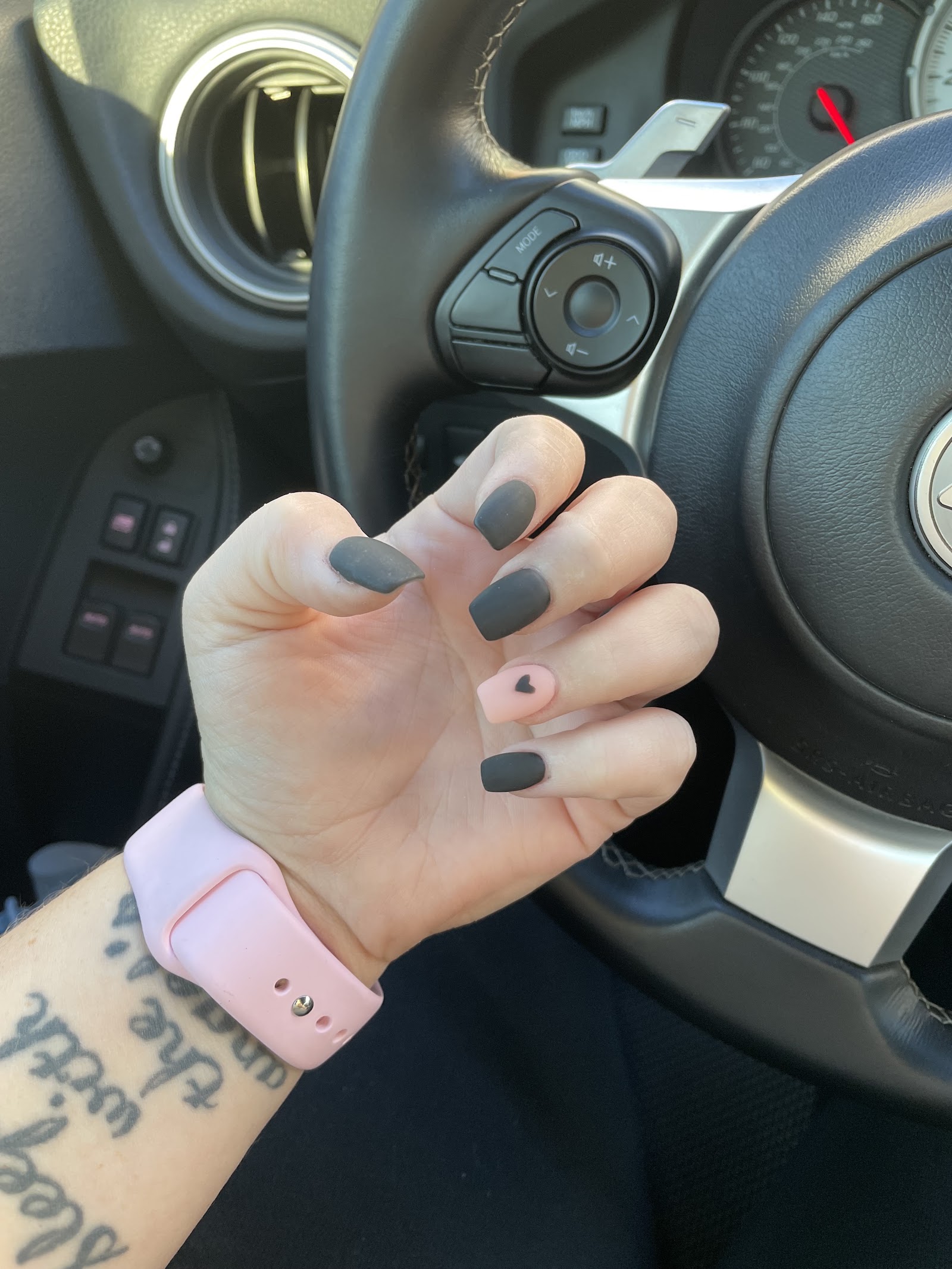 Queen Nails nail photo 8